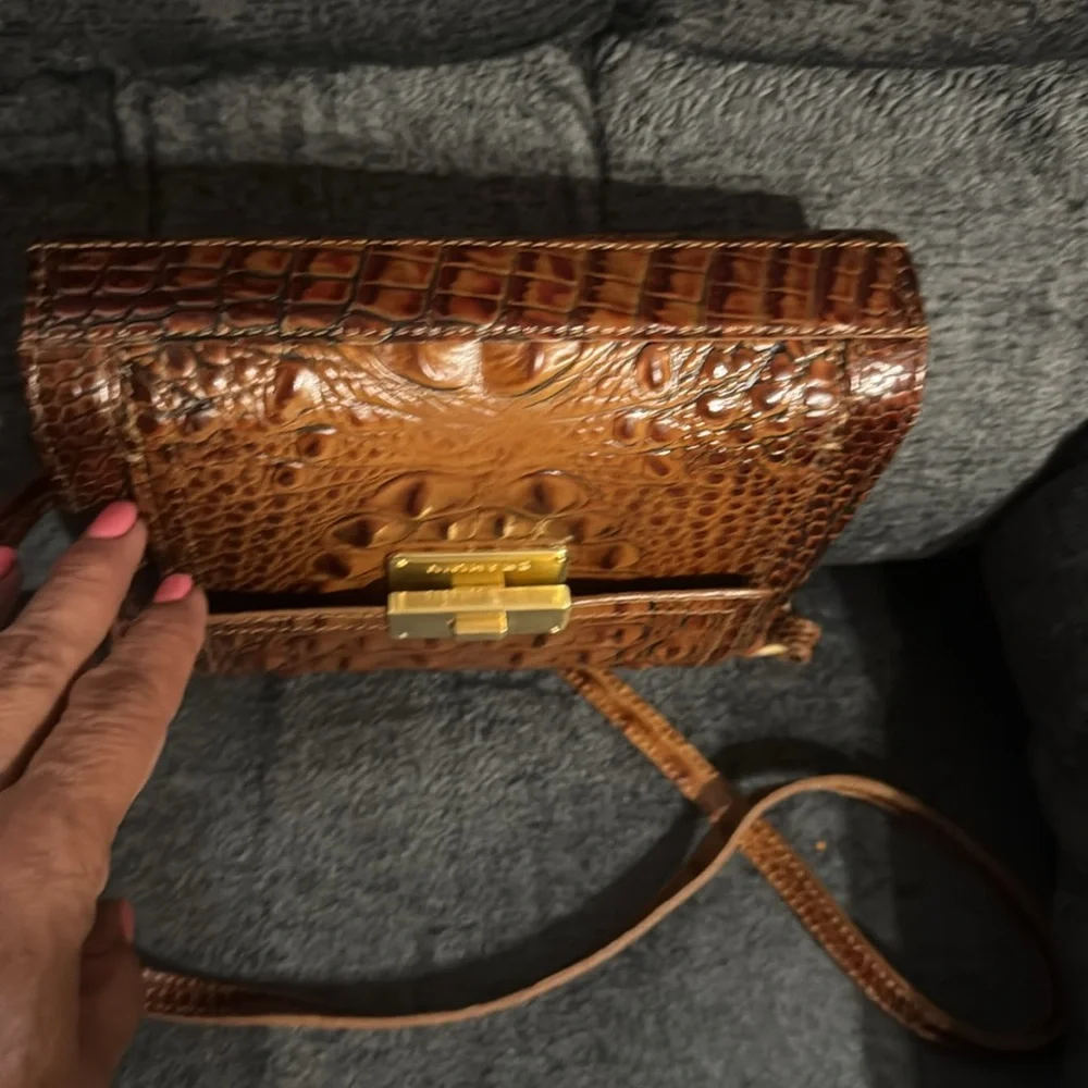 Chestnut brown Brahmin crossbody in great condition. - Picture 6 of 6